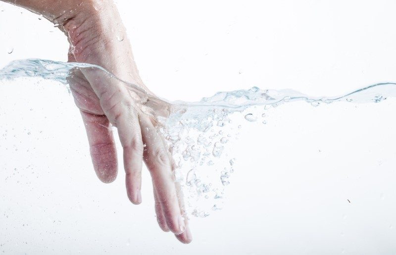 Ылғалды көрсетті